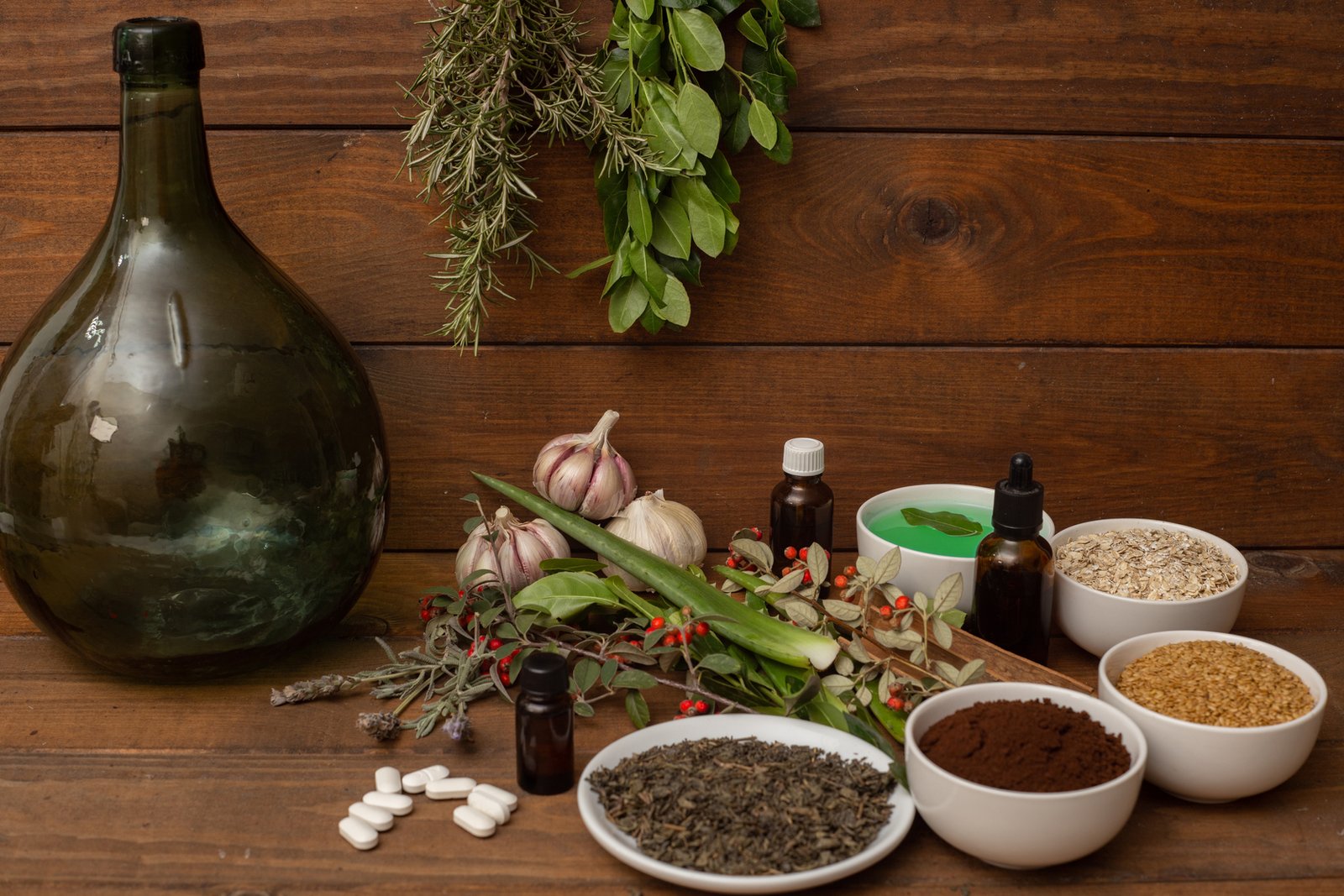 Herbes médicinales et huiles essentielles pour atelier naturopathie